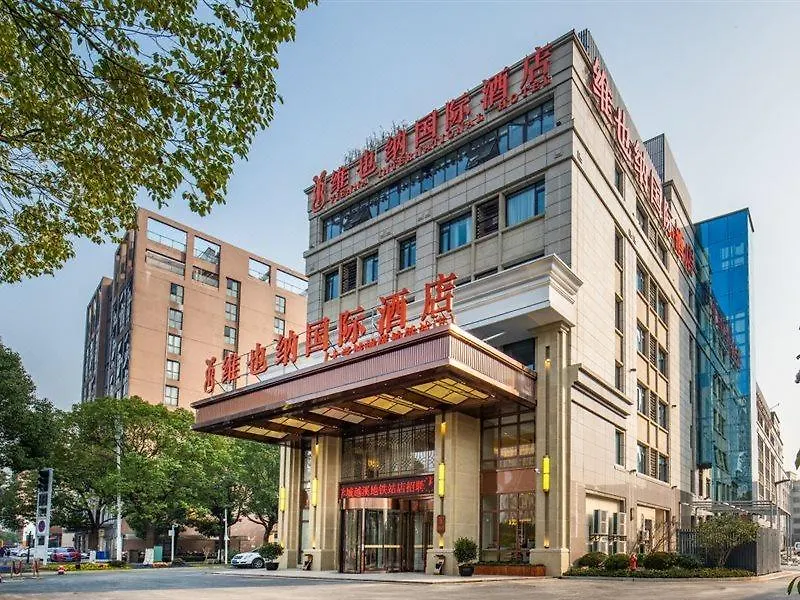 Контакты Vienna International Hotel